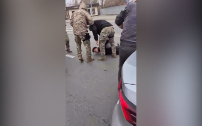 В Атырау водитель порезал руку оппоненту после дорожной ссоры