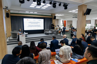 Специальные аккаунты для подростков младше 16 лет запустят в Казахстане