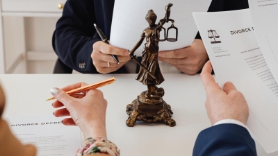 Кому достанутся кредиты и долги при разводе в Казахстане