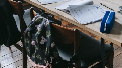 Раздача школьникам "пособий для проституток" возмутила казахстанцев