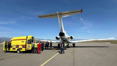 Двоих пострадавших в ДТП детей доставят в больницу Астаны, одну девочку оставили в стационаре