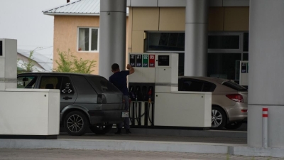 &quot;По талонам&quot;: что происходит на казахстанских АЗС после новости о повышении цен на топливо (видео)