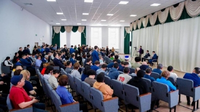 Автобусы, питьевая вода, дворы: о чем просили жители на встрече с акимом Астаны