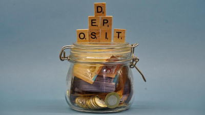 Могут ли казахстанцы вернуть все свои деньги, если банк закрылся