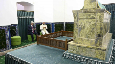 Токаев посетил мавзолей Ходжи Ахмеда Яссауи в Туркестане