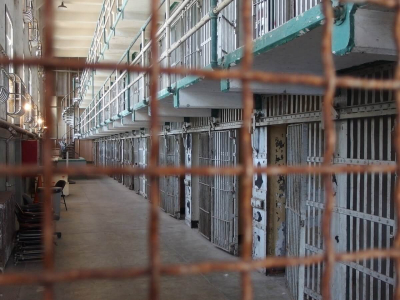 Заключенным разрешат звонки адвокату и врачам в Казахстане