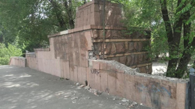 Акимат Алматы прокомментировал ситуацию с облицовкой моста по Сейфуллина